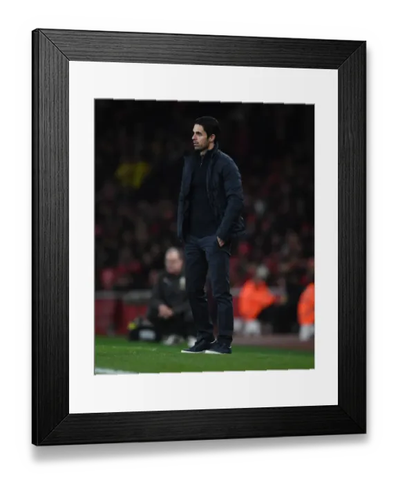 Framed Print : Arsenal vs Leeds United: FA Cup Third Round Clash at Emirates Stadium