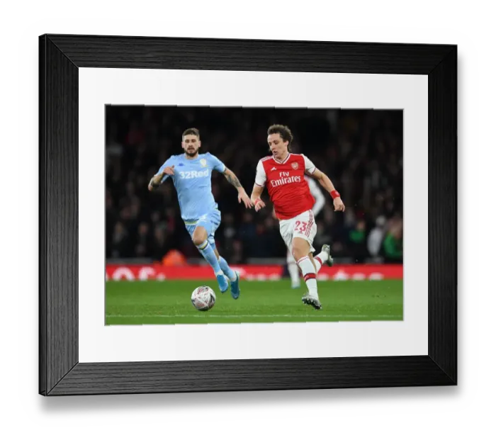 Framed Print : Arsenal vs Leeds United: FA Cup Clash - Luiz vs Klich Battle