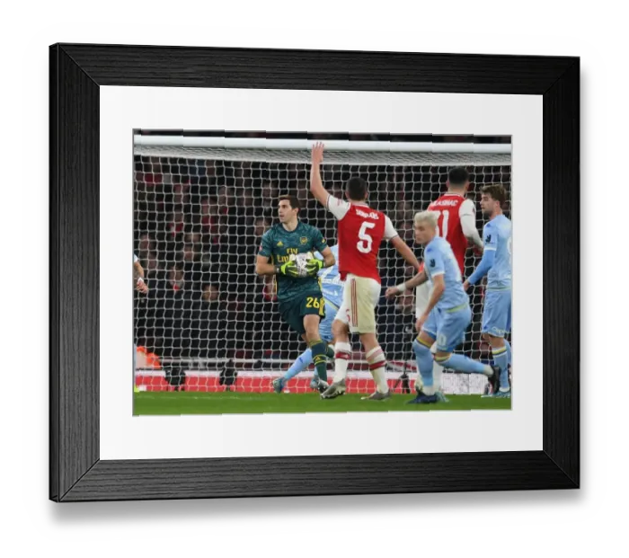 Framed Print : Arsenal vs Leeds United: Emi Martinez in Action during FA Cup Clash at Emirates Stadium