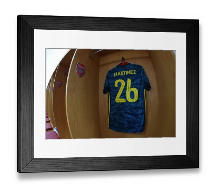 Framed Print : Emi Martinez Prepares for FA Cup Battle against Leeds United: Arsenal Goalkeeper Gears Up