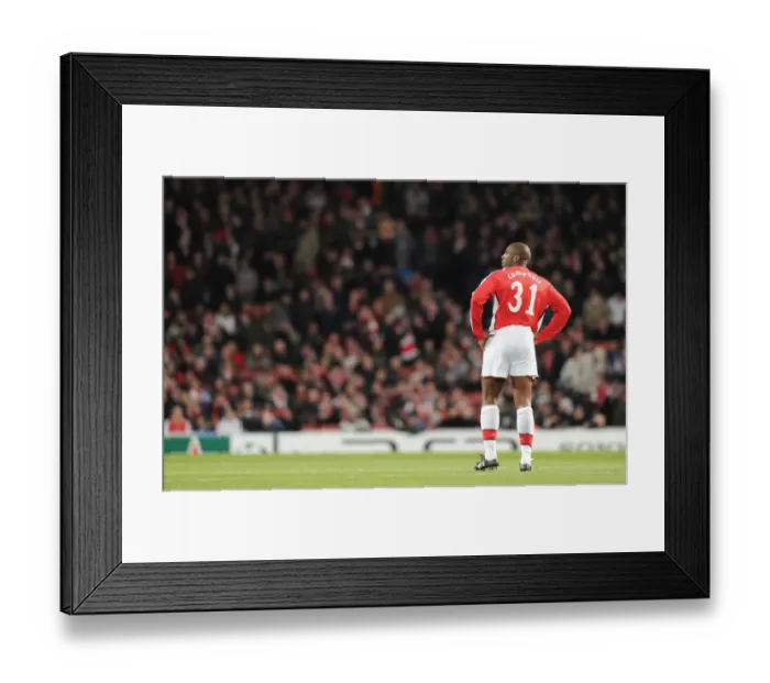 Framed Print : Arsenal's Sol Campbell Shines in Historic 5-0 UEFA Champions League Victory over FC Porto