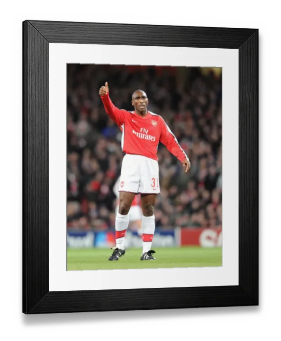 Framed Print : Arsenal's Sol Campbell Stars in Historic 5-0 Champions League Victory over FC Porto