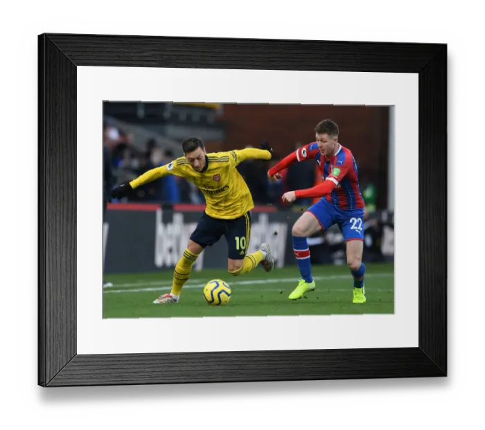 Framed Print : Mesut Ozil vs James McCarthy: A Premier League Battle at Selhurst Park (January 2020) Framed Print : Mesut Ozil vs James McCarthy: A Premier League Battle at Selhurst Park (January 2020)