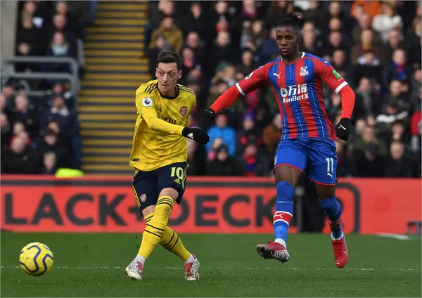 Mesut Ozil Under Pressure: A Tense Battle at Selhurst Park - Crystal Palace vs. Arsenal, Premier League 2019-20