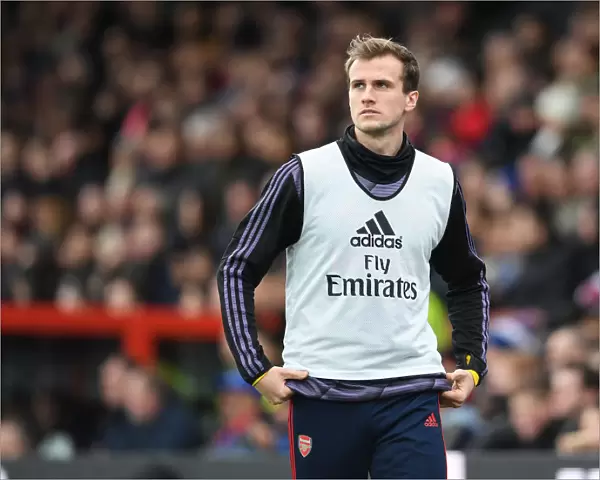 Arsenal's Rob Holding Warming Up Ahead of Crystal Palace Clash (Premier League 2019-20)