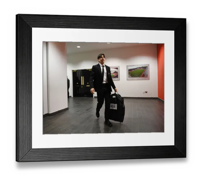 Framed Print : Hector Bellerin at Emirates Stadium: Arsenal's Ready Stance Before Arsenal vs Sheffield United (2019-2020)
