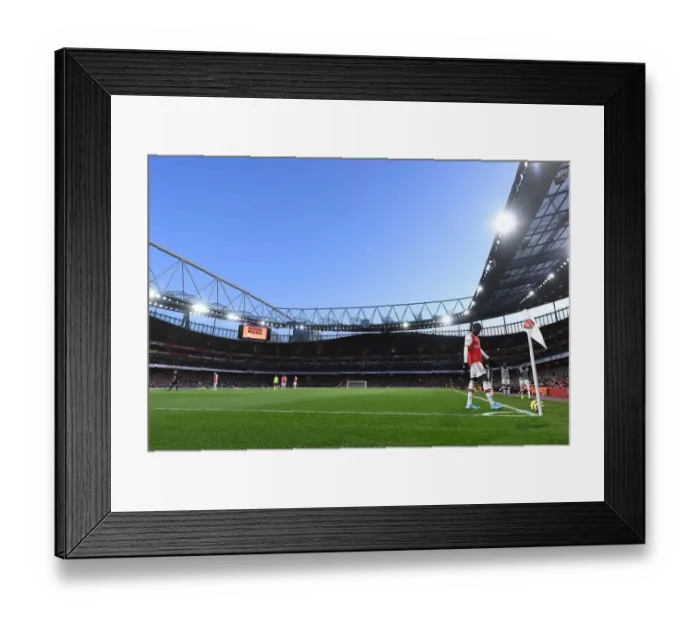 Framed Print : Arsenal's Nicolas Pepe Readies for Corner Kick Against Sheffield United (Premier League, January 2020) Framed Print : Arsenal's Nicolas Pepe Readies for Corner Kick Against Sheffield United (Premier League, January 2020)