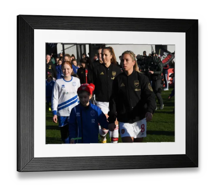 Framed Print : Arsenal's Jordan Nobbs Prepares for Arsenal Women vs Chelsea Women FA WSL Showdown