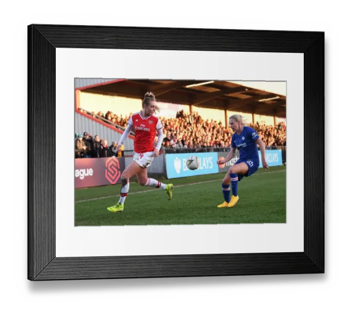 Framed Print : Arsenal vs. Chelsea: A Fierce Battle in the FA Womens Super League (2019-20)