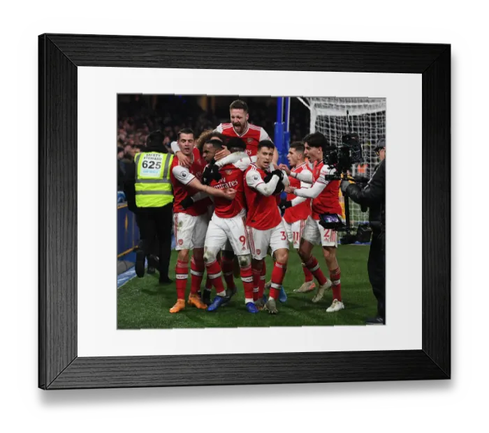 Framed Print : Martinelli's Stunner: Arsenal's Thrilling Opener Against Chelsea (2019-20) Framed Print : Martinelli's Stunner: Arsenal's Thrilling Opener Against Chelsea (2019-20)