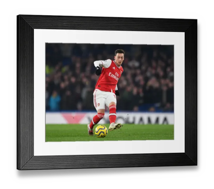 Framed Print : Mesut Ozil in Action: Chelsea vs. Arsenal, Premier League 2019-20 Framed Print : Mesut Ozil in Action: Chelsea vs. Arsenal, Premier League 2019-20