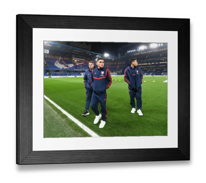 Framed Print : Lucas Torreira: Arsenal Star's Pre-Match Focus at Chelsea's Stamford Bridge (Premier League 2019-20)