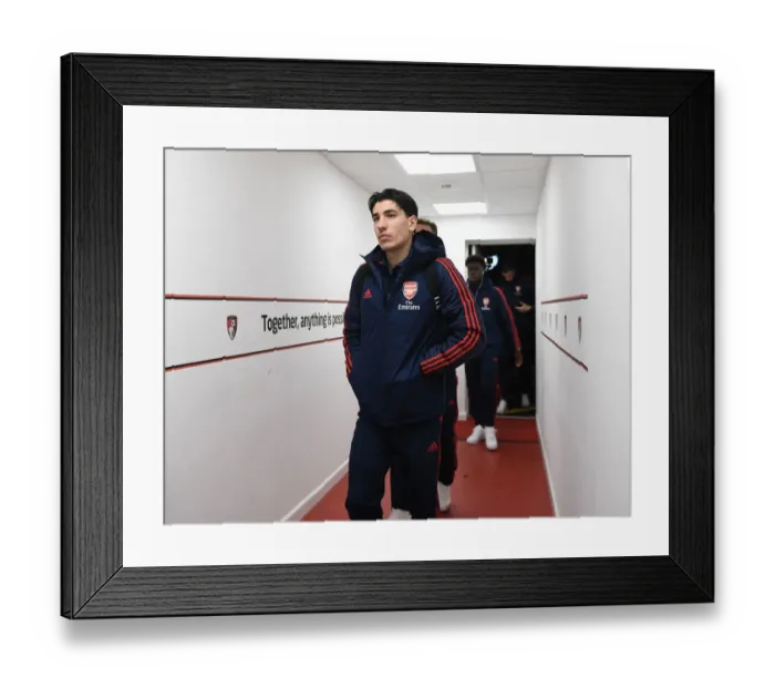 Framed Print : Arsenal's Hector Bellerin Arrives at Vitality Stadium for FA Cup Fourth Round Match vs AFC Bournemouth
