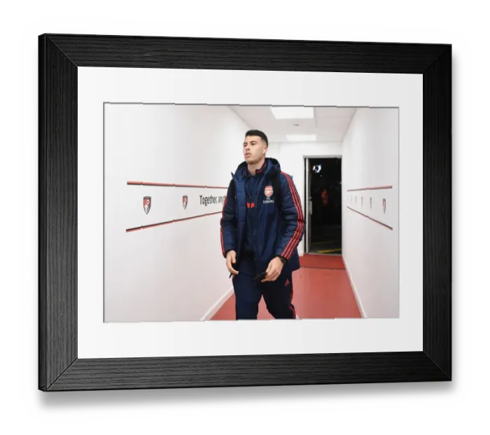 Framed Print : Arsenal's Gabriel Martinelli Arrives at Vitality Stadium for FA Cup Fourth Round Match vs AFC Bournemouth