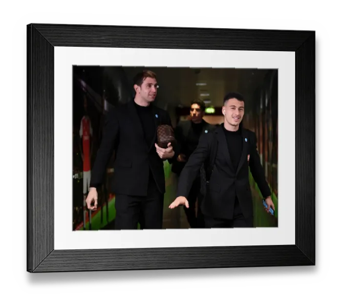 Framed Print : Arsenal's Gabriel Martinelli Prepares for Newcastle United Clash in Premier League (Arsenal v Newcastle, 2019-20)