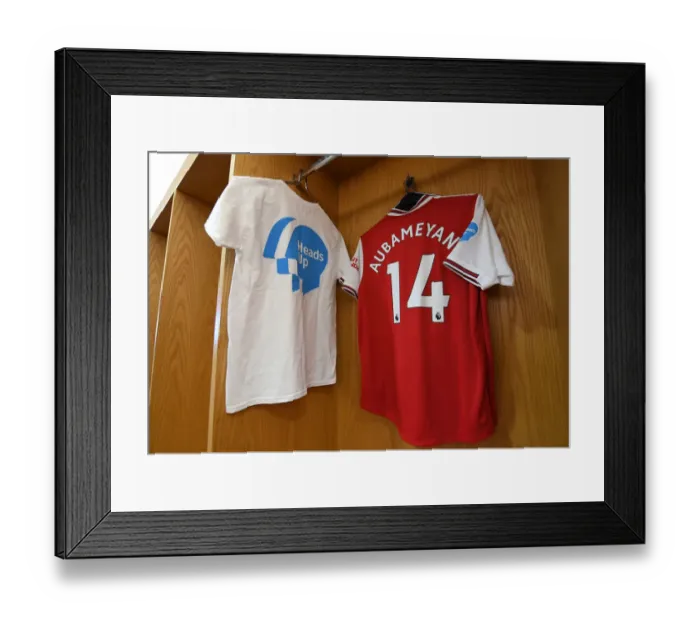 Framed Print : Arsenal vs. Newcastle United: Premier League 2019-20 - Heads Up Mental Health Awareness Match