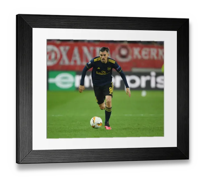 Framed Print : Arsenal Takes on Olympiacos in UEFA Europa League Round of 32, First Leg