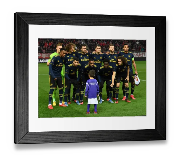 Framed Print : Arsenal FC's Pre-Match Huddle at Olympiacos: UEFA Europa League Round of 32, Piraeus 2020