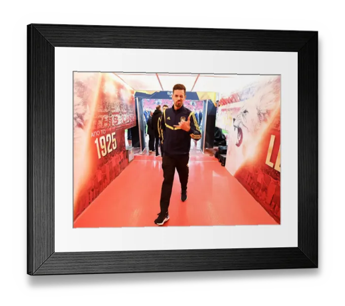 Framed Print : Pablo Mari Braces for Olympiacos-Arsenal UEFA Europa League Clash Framed Print : Pablo Mari Braces for Olympiacos-Arsenal UEFA Europa League Clash