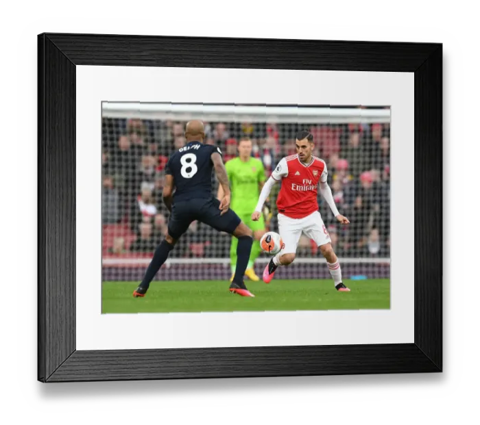 Framed Print : Arsenal vs. Everton: Premier League Showdown at Emirates Stadium Framed Print : Arsenal vs. Everton: Premier League Showdown at Emirates Stadium