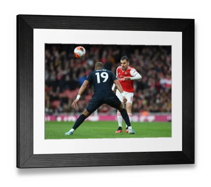 Framed Print : Arsenal's Dani Ceballos in Action Against Everton in Premier League Clash Framed Print : Arsenal's Dani Ceballos in Action Against Everton in Premier League Clash