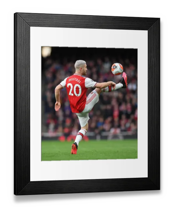 Framed Print : Arsenal's Mustafi in Action Against Everton in the Premier League Framed Print : Arsenal's Mustafi in Action Against Everton in the Premier League