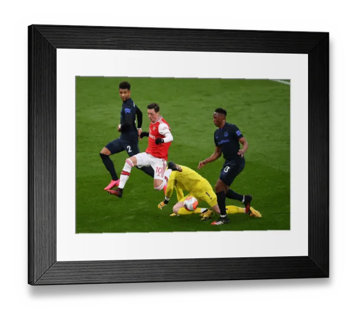 Framed Print : Arsenal's Ozil Faces Intense Pressure from Everton's Holgate, Mina, and Pickford