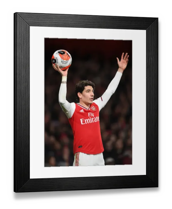 Framed Print : Intense Face-off: Arsenal's Bellerin Clashes with Everton in Premier League Showdown Framed Print : Intense Face-off: Arsenal's Bellerin Clashes with Everton in Premier League Showdown