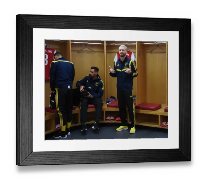 Framed Print : Arsenal vs Olympiacos: Europa League Clash at Emirates Stadium