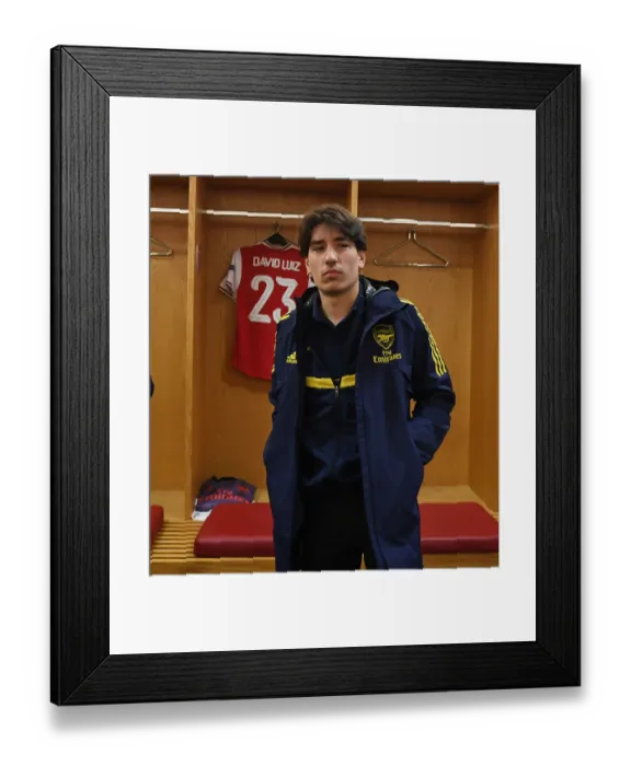 Framed Print : Arsenal FC: Hector Bellerin in the Changing Room Before Europa League Clash vs Olympiacos
