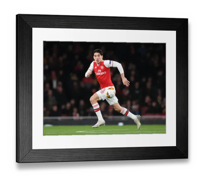 Framed Print : Arsenal's Hector Bellerin in Europa League Action vs Olympiacos at Emirates Stadium