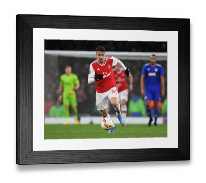 Framed Print : Gabriel Martinelli in Europa League Action: Arsenal vs Olympiacos at Emirates Stadium (2019-20) Framed Print : Gabriel Martinelli in Europa League Action: Arsenal vs Olympiacos at Emirates Stadium (2019-20)