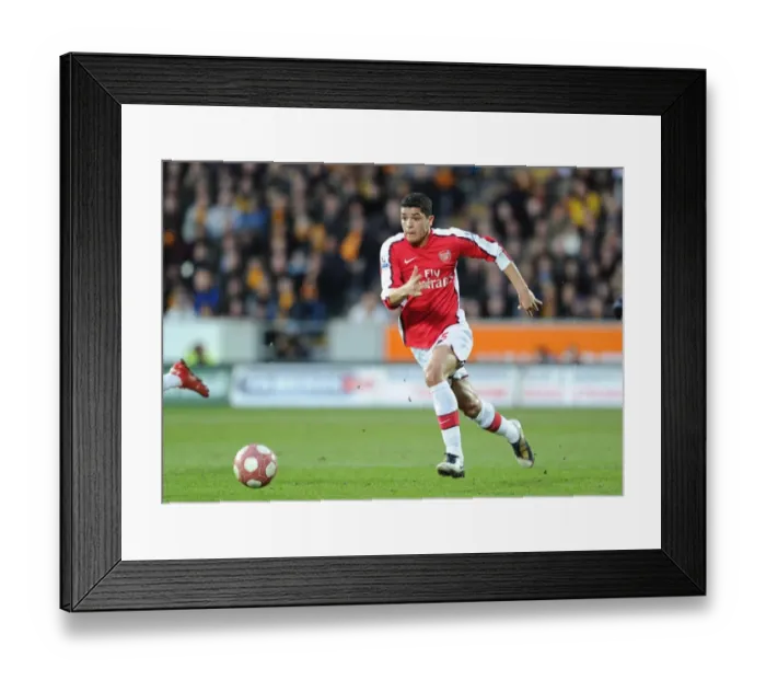 Framed Print : Denilson (Arsenal). Hull City 1: 2 Arsenal, Barclays Premier League, The KC Stadium Framed Print : Denilson (Arsenal). Hull City 1: 2 Arsenal, Barclays Premier League, The KC Stadium