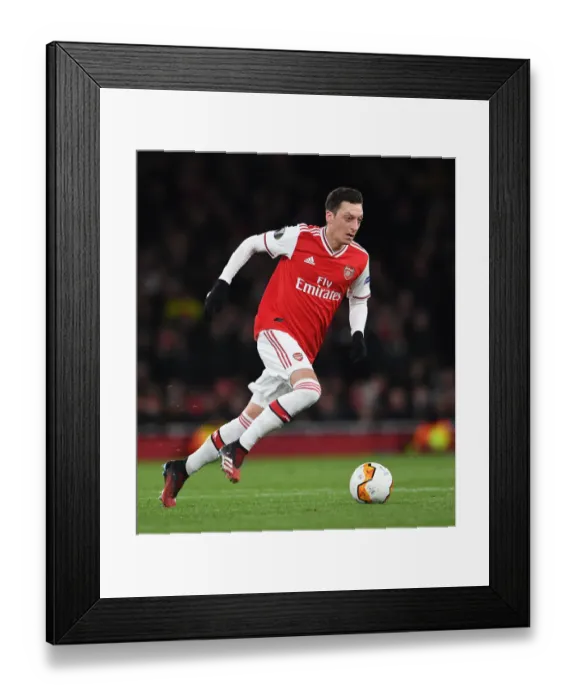 Framed Print : Mesut Ozil in Action: Arsenal vs. Olympiacos, Europa League 2019-20 Framed Print : Mesut Ozil in Action: Arsenal vs. Olympiacos, Europa League 2019-20