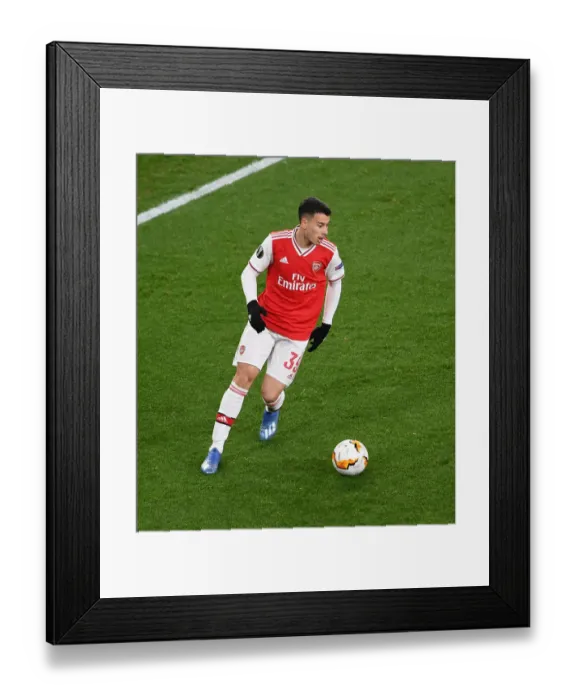 Framed Print : Arsenal's Martinelli Illuminates Europa League: Heroic Performance Against Olympiacos Framed Print : Arsenal's Martinelli Illuminates Europa League: Heroic Performance Against Olympiacos