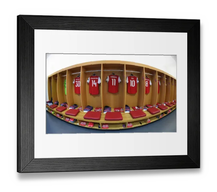 Framed Print : Arsenal FC: Pre-Match Huddle in Emirates Stadium Changing Room vs Olympiacos FC, UEFA Europa League 2020 Framed Print : Arsenal FC: Pre-Match Huddle in Emirates Stadium Changing Room vs Olympiacos FC, UEFA Europa League 2020