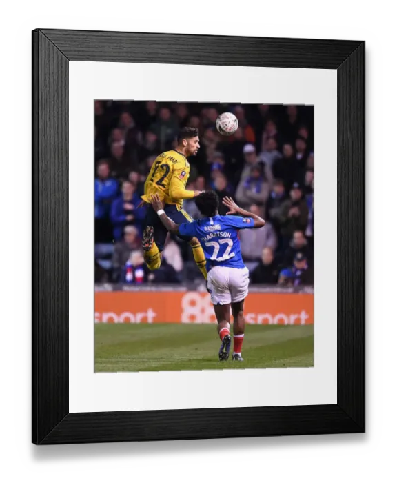 Framed Print : Arsenal's Pablo Mari Fights for the Ball Against Portsmouth in FA Cup Fifth Round