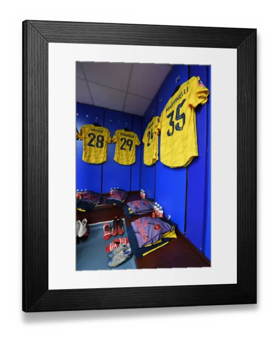 Framed Print : Behind the Scenes: Arsenal's FA Cup Fifth Round Preparation at Portsmouth's Fratton Park