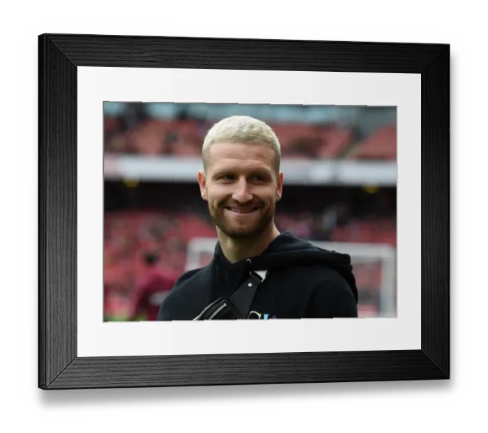 Framed Print : Arsenal's Mustafi Gears Up for Arsenal v West Ham Premier League Clash