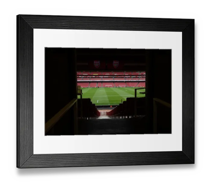 Framed Print : Arsenal vs West Ham: Premier League Showdown at Emirates Stadium