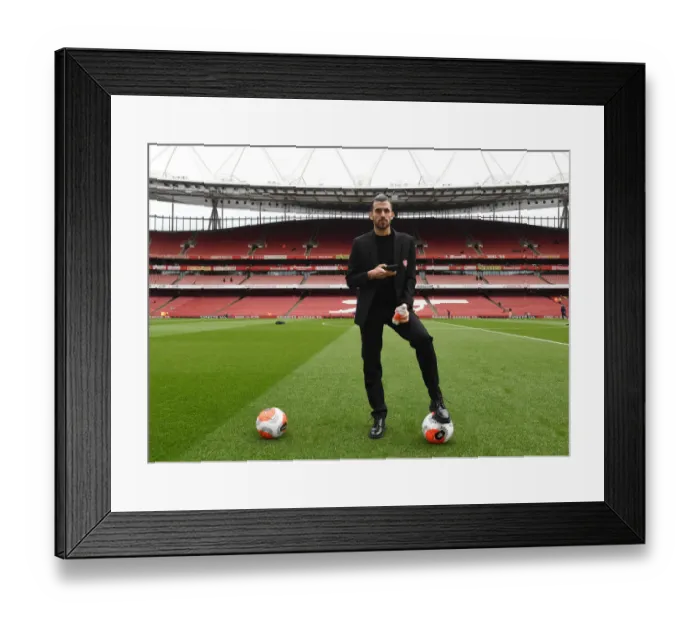 Framed Print : Arsenal's Dani Ceballos Prepares for Arsenal v West Ham United, Premier League 2019-20 Framed Print : Arsenal's Dani Ceballos Prepares for Arsenal v West Ham United, Premier League 2019-20