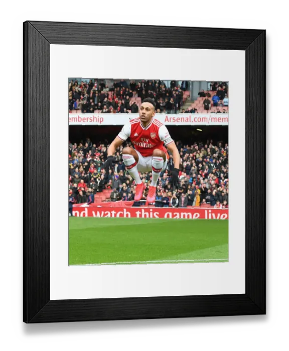 Framed Print : Arsenal's Aubameyang Gears Up for Arsenal v West Ham Premier League Clash