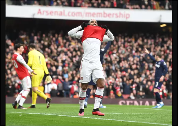 Controversial Offside: Lacazette's Disallowed Goal in Arsenal vs West Ham, Premier League 2019-20