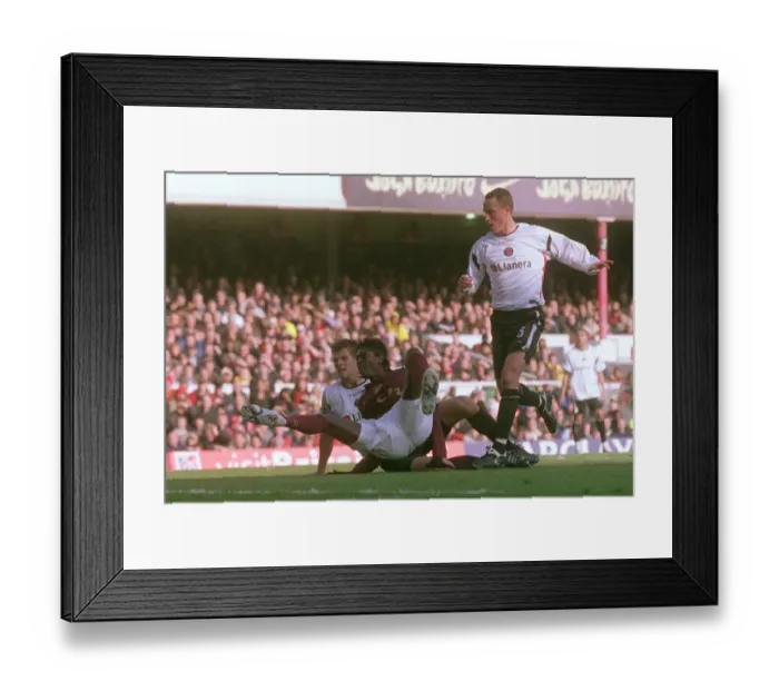 Framed Print : Emmanuel Adebayor scores Arsenals 2nd goal. Arsenal 3: 0 Charlton Athletic Framed Print : Emmanuel Adebayor scores Arsenals 2nd goal. Arsenal 3: 0 Charlton Athletic