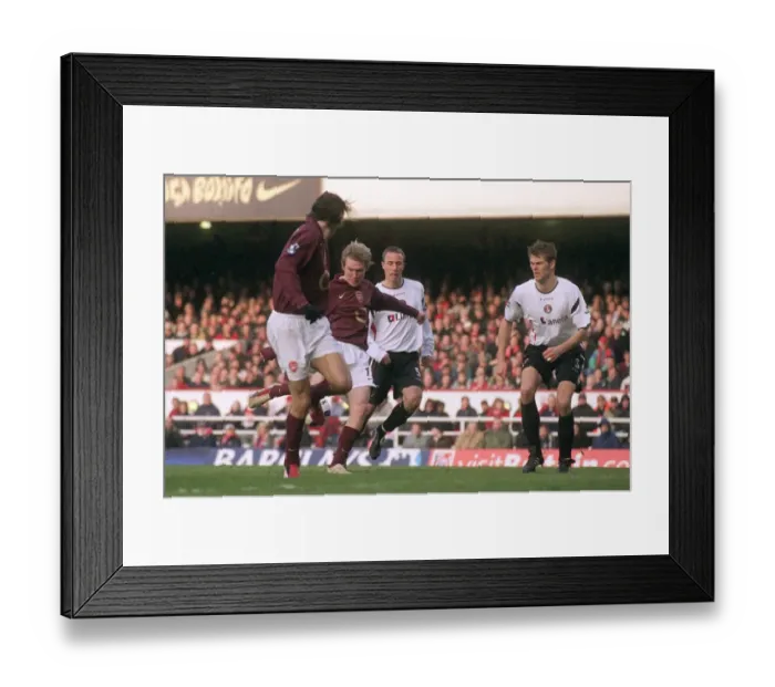 Framed Print : Alex Hleb scores Arsenals 3rd goal. Arsenal 3: 0 Charlton Athletic