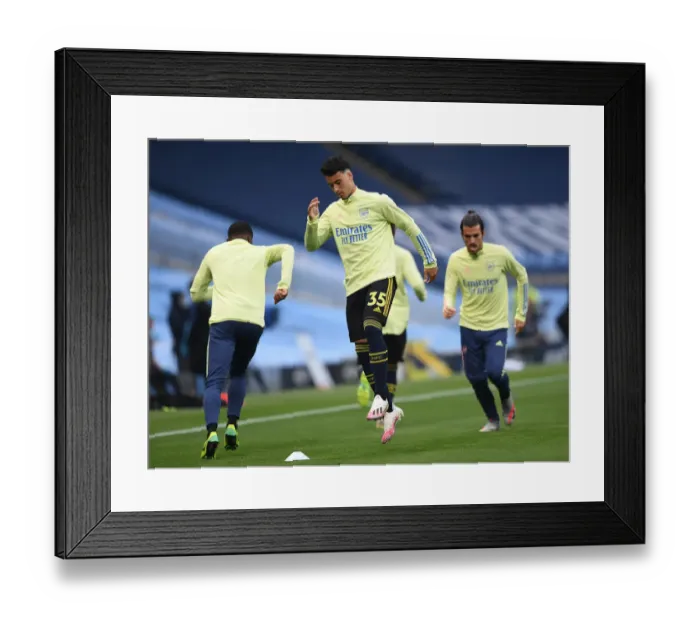 Framed Print : Arsenal's Gabriel Martinelli Prepares for Manchester City Showdown - Premier League 2019-2020 Framed Print : Arsenal's Gabriel Martinelli Prepares for Manchester City Showdown - Premier League 2019-2020