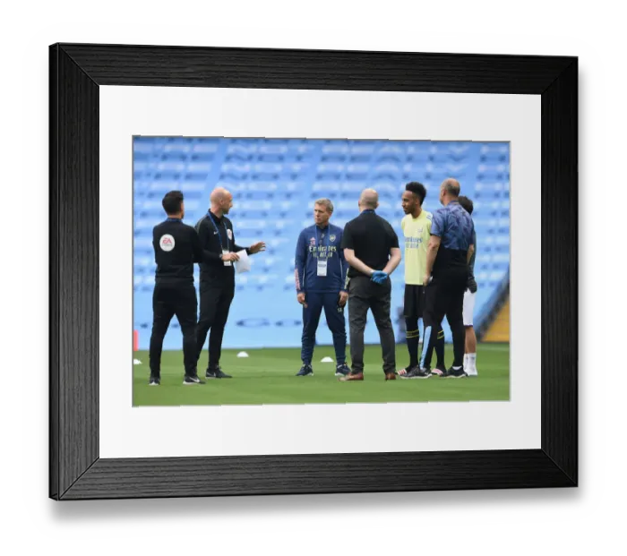 Framed Print : Arsenal's Aubameyang and Assistant Coach Round Prepare for Manchester City Showdown (Premier League 2019-20) Framed Print : Arsenal's Aubameyang and Assistant Coach Round Prepare for Manchester City Showdown (Premier League 2019-20)