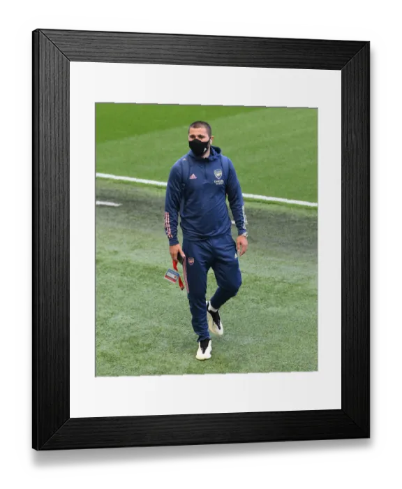 Framed Print : Arsenal Players Arrive at Brighton & Hove Albion Stadium for Premier League Match (2020)