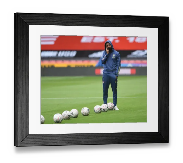 Framed Print : Joe Willock Gears Up: Arsenal's Quarter Final Showdown vs Sheffield United in FA Cup 2019-20