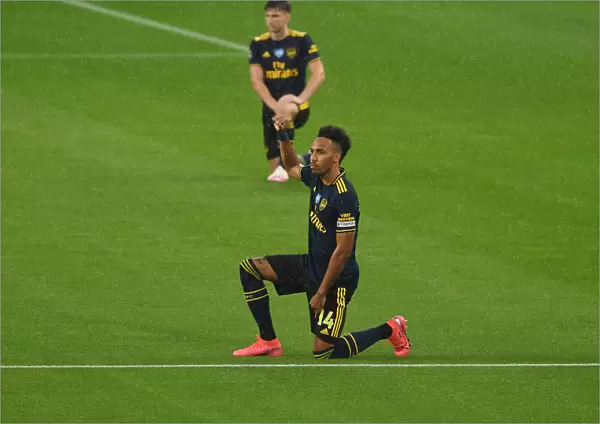 Pierre-Emerick Aubameyang Kneels: Manchester City vs. Arsenal - Premier League 2019-20 Showdown